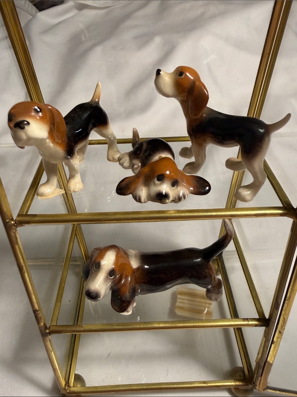 Vintage Ceramic Beagle Figurines puppy 2 medium & adult Set of 4